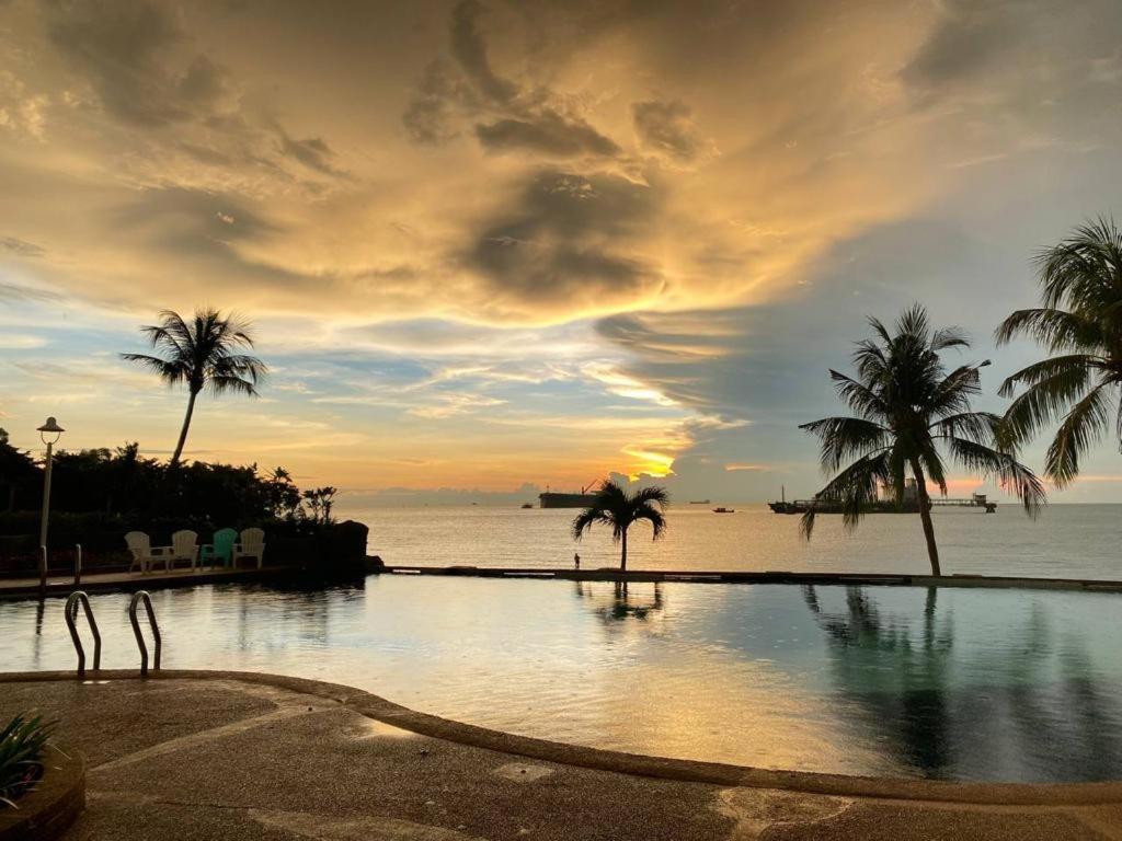 Ehsan Seaview Hotel Port Dickson Ngoại thất bức ảnh