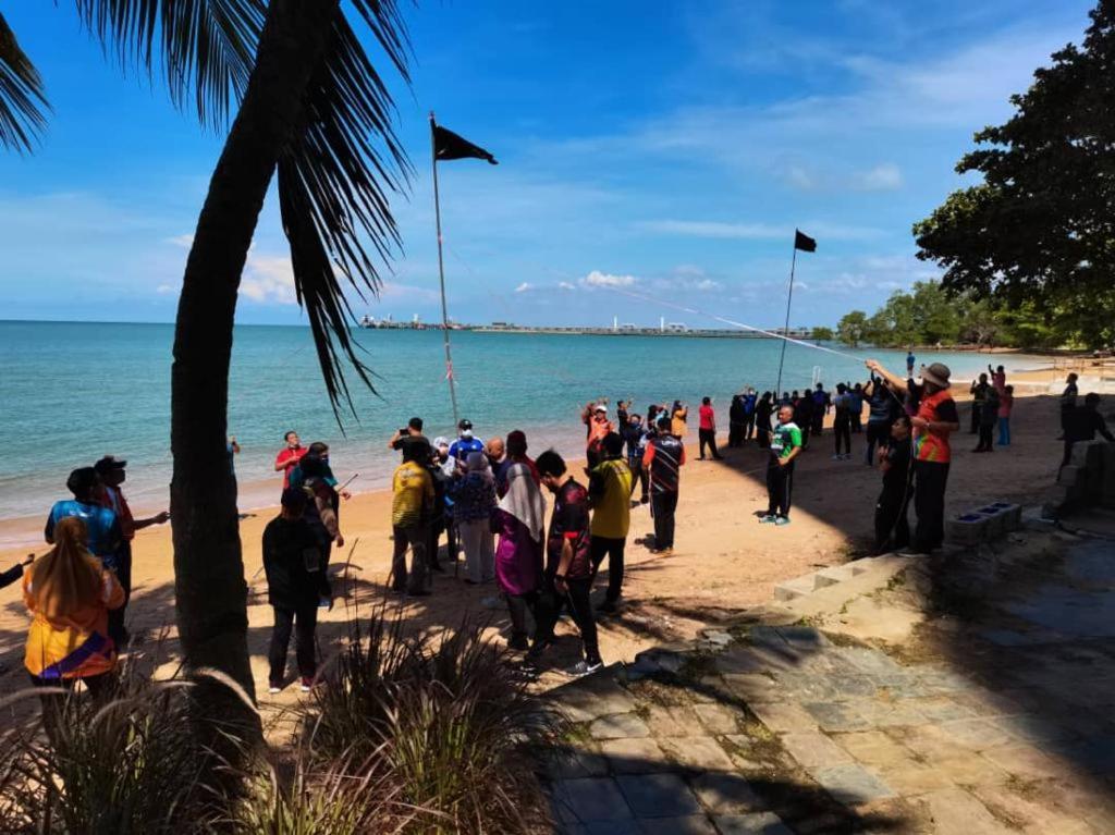Ehsan Seaview Hotel Port Dickson Ngoại thất bức ảnh
