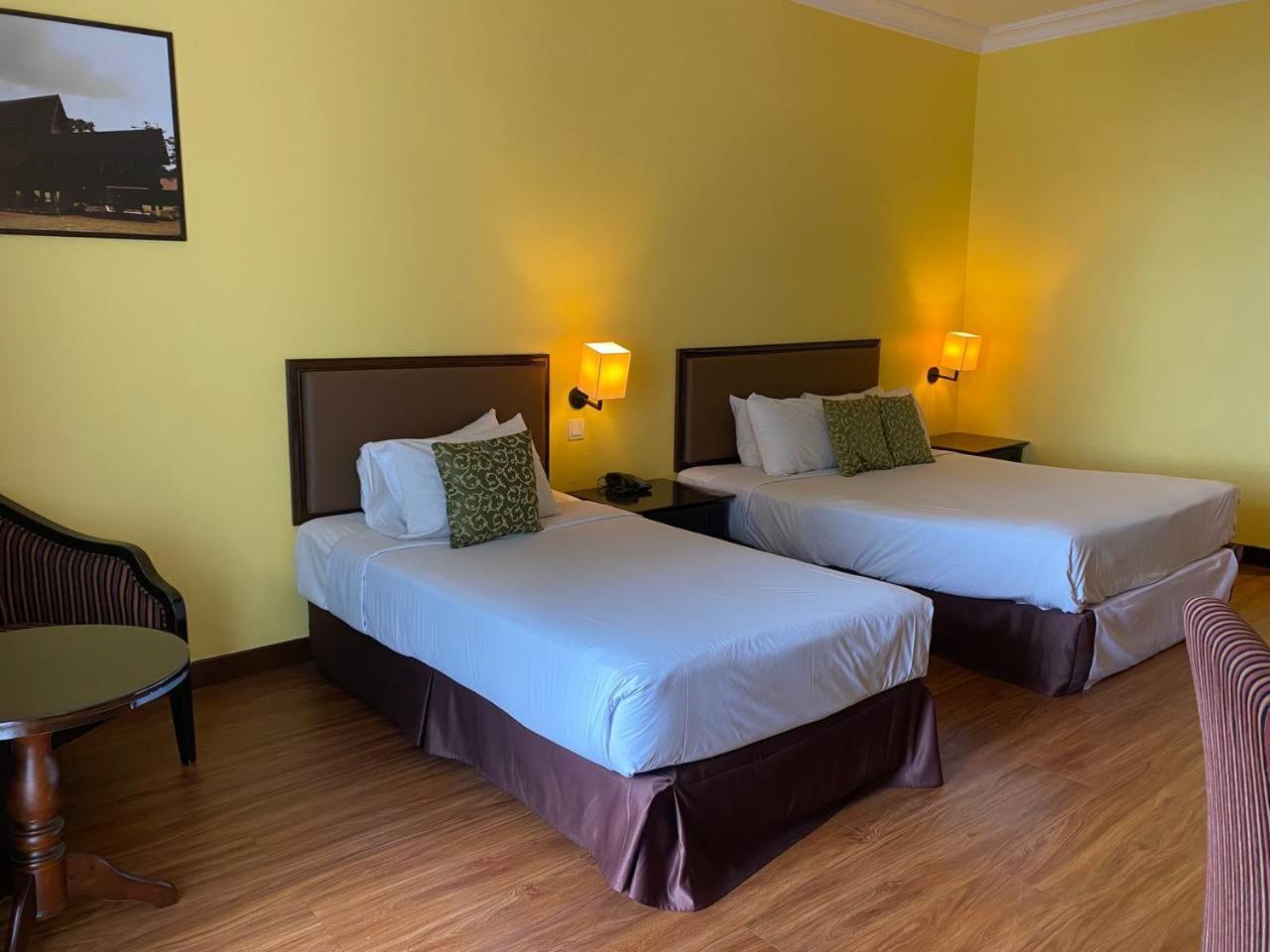 Ehsan Seaview Hotel Port Dickson Ngoại thất bức ảnh